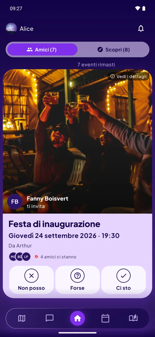 La schermata iniziale di AmidAmi: un invito a una festa di inaugurazione, con le tre risposte — non posso, forse, ci sto.